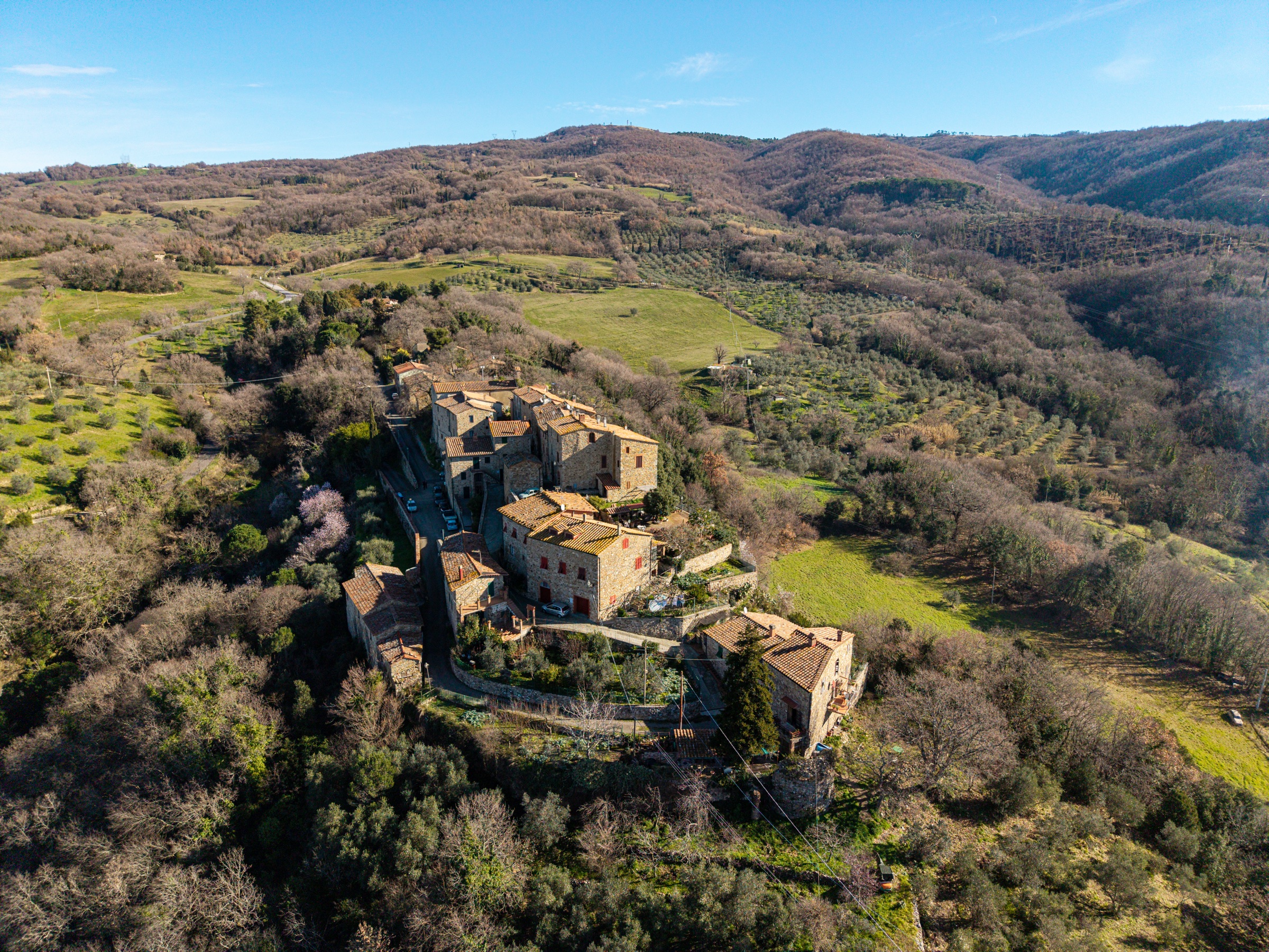 Il borgo & la Rocca degli Alberti